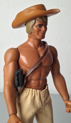 Big Jim- Big Jeff 7316 con tronco de bambú.jpg